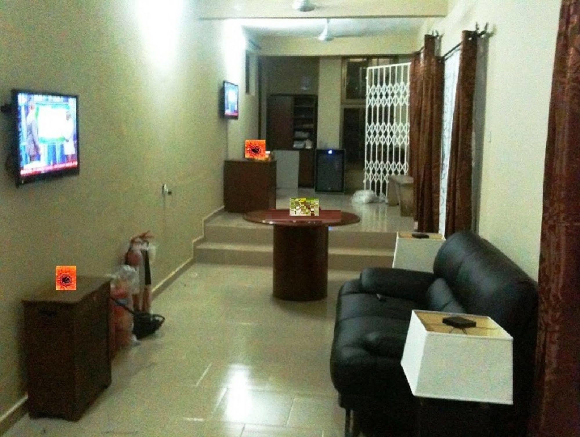 Marrets International Hotel - "Express" Cape Coast Eksteriør bilde